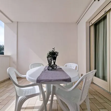 Apartment Poolside Retreat With Terrace And