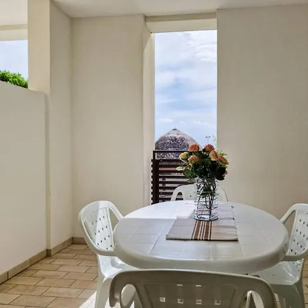 Poolside Retreat With Terrace And Bibione