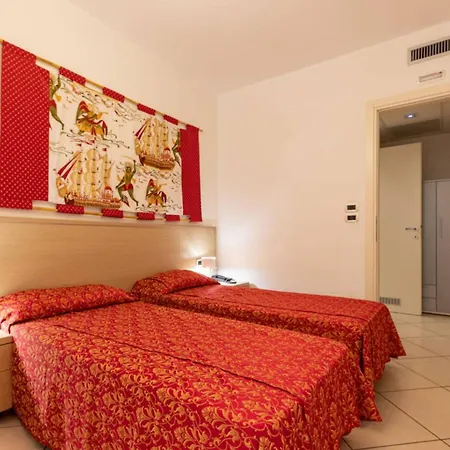 Poolside Retreat With Terrace And Apartment Bibione