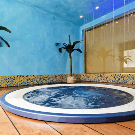 Poolside Retreat With Terrace And Apartmán *