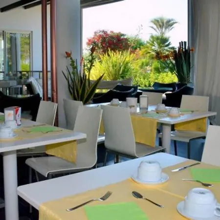 Poolside Retreat With Terrace And Apartment Bibione